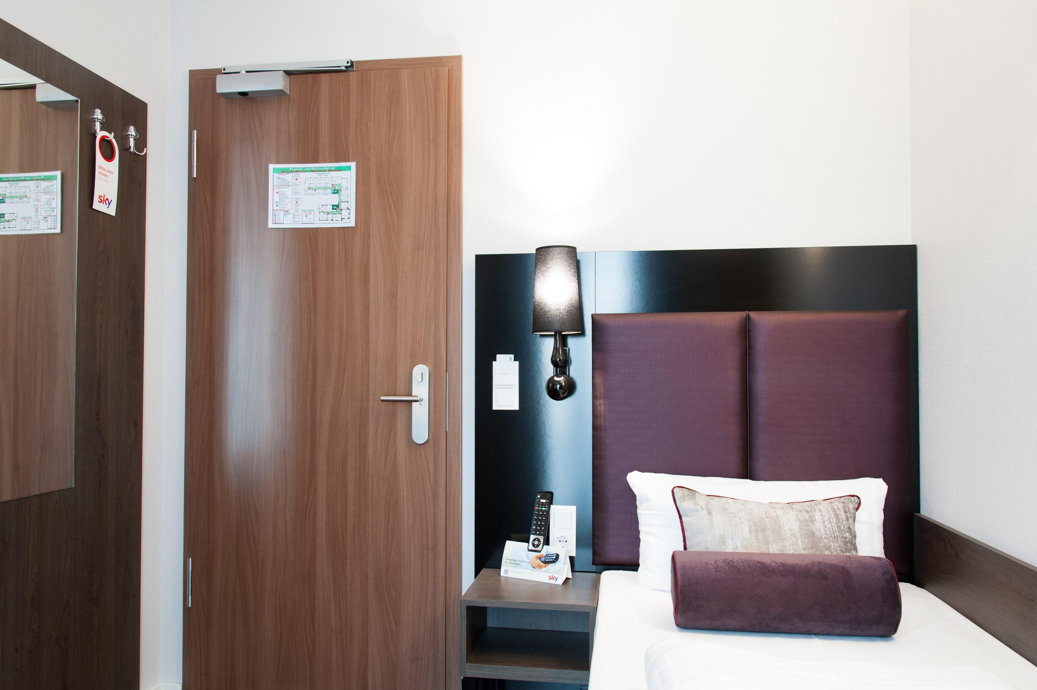 อารีนา อัน แดร์ ฟรีดแบร์เกอร์ วาร์เทอ Hotel Frankfurt am Main ภายนอก รูปภาพ