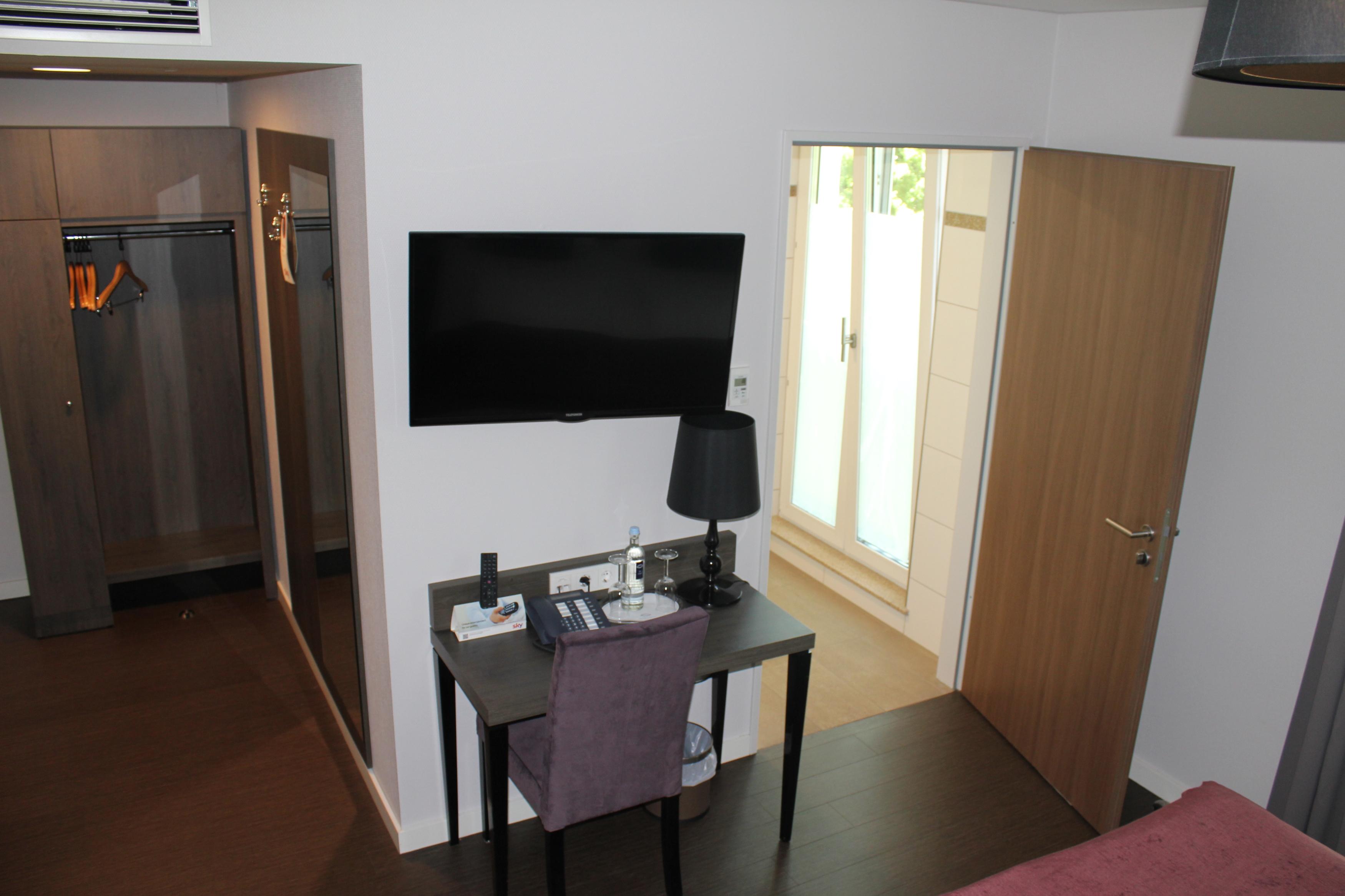 อารีนา อัน แดร์ ฟรีดแบร์เกอร์ วาร์เทอ Hotel Frankfurt am Main ภายนอก รูปภาพ